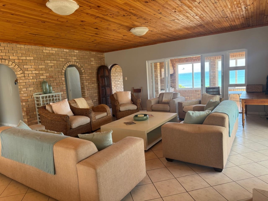 6 Bedroom Property for Sale in Aston Bay Eastern Cape